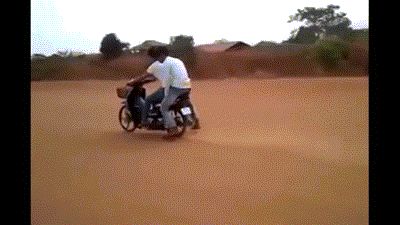 这就是传送中的脚刹吗？gif动态gif搞笑图片