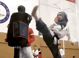 佛山无影脚，历害了!我的妹子!gif动态gif搞笑图片