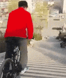 这兄弟装逼也是够拼命的gif动态gif搞笑图片