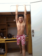 寝室花式上床gif动态gif搞笑图片