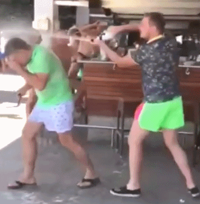 我都还没有还击你自己就倒下了gif动态gif搞笑图片