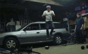 真人测试安全气囊的质量gif动态gif搞笑图片