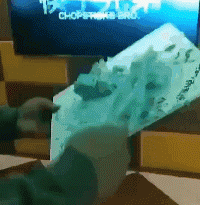 这哥们之前一定在工地干过水泥工gif动态gif搞笑图片