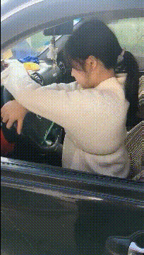 各位瞅瞅，教练的新方法gif动态gif搞笑图片