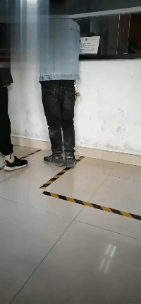 千万不要看不起身边的人，可能他是你惹不起的神gif动态gif搞笑图片