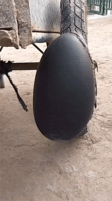 轮胎胀气搞笑gif动态图gif动态gif搞笑图片