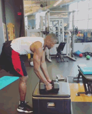 运动健身肌肉男表情包gif动图gif动态gif搞笑图片