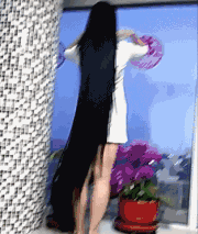 美女超长头发搞笑gif动态图gif动态gif搞笑图片