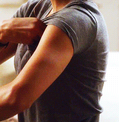 美女隔衣脱内衣gif动态图gif动态gif搞笑图片