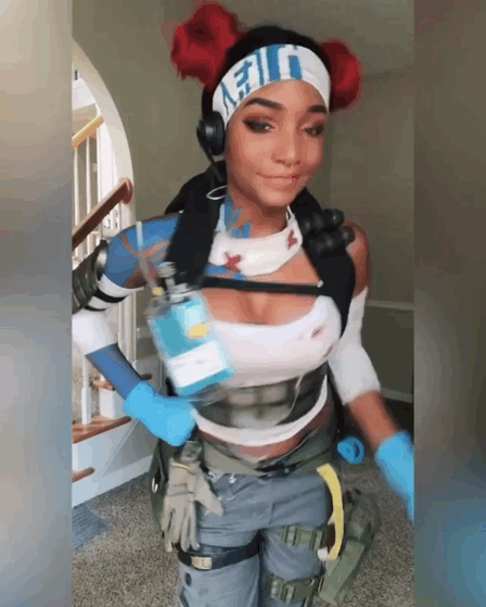 大胸欧美外国美女cos游戏动态图gif动态gif搞笑图片