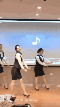 美女穿职业装跳舞的动图gif动态gif搞笑图片