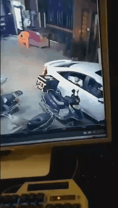 偷外卖的动图gif动态gif搞笑图片