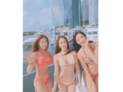 性感的大胸美女动图gif动态gif搞笑图片