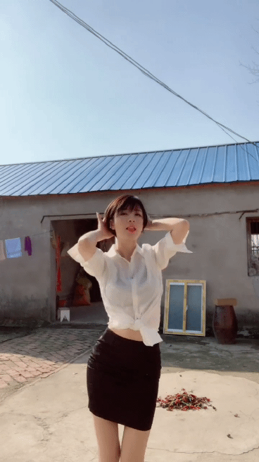 农村性感美女跳舞的动图gif动态gif搞笑图片