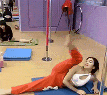 美女劈叉一字马的动图gif动态gif搞笑图片