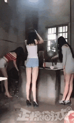 农村美女做饭的动图gif动态gif搞笑图片