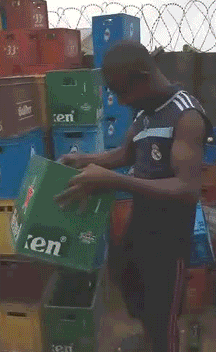 外国黑人作死的搞笑动图gif动态gif搞笑图片