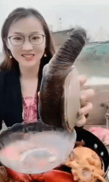 吃播美女吃象拔蚌的动图gif动态gif搞笑图片