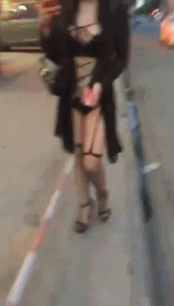 街头偷拍夜店性感美女的动图gif动态gif搞笑图片