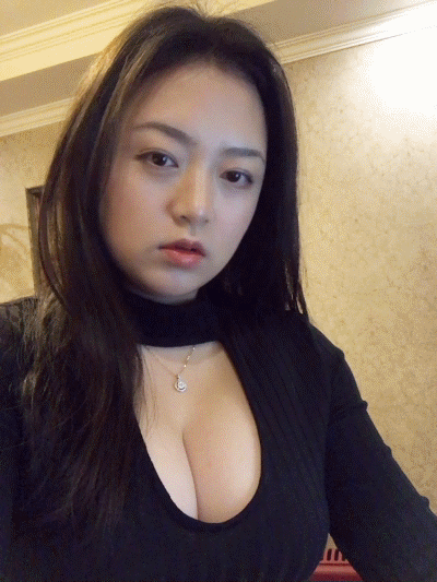 极品性感美女自拍求亲亲的动图gif动态gif搞笑图片