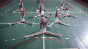 美女玩瑜伽球健身运动性感诱惑动图gif动态gif搞笑图片