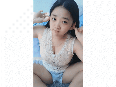 童颜巨乳美女学生卖萌可爱gifgif动态gif搞笑图片