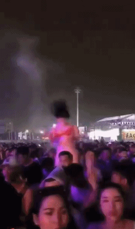 充气硅胶娃娃的搞笑动图gif动态gif搞笑图片