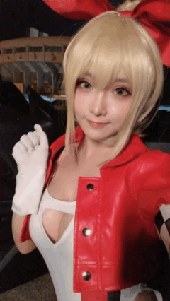 美女Cosplay性感深V动态图gif动态gif搞笑图片
