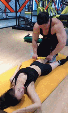 性感美女运动健身的内涵搞笑gifgif动态gif搞笑图片