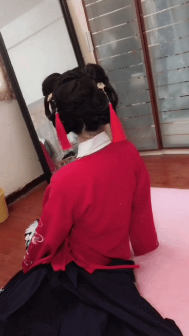 极品高颜值可爱美女古装造型回眸一笑动图gif动态gif搞笑图片