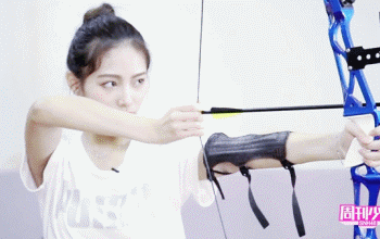 小清新清纯美女射箭的动图gif动态gif搞笑图片