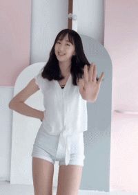 可爱小清新美女跳舞扭腰的动图gif动态gif搞笑图片