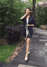 性感丰满美女身材深V吊带诱惑gifgif动态gif搞笑图片