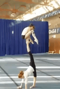 性感美女跳芭蕾舞杂技表演GGIF动图gif动态gif搞笑图片