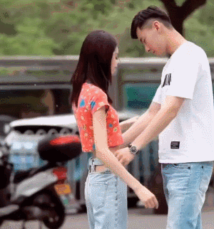 网红美女抖音情侣街拍动态图gif动态gif搞笑图片