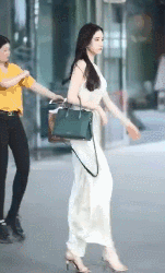 抖音美女网红长腿诱惑街拍GIF动图gif动态gif搞笑图片