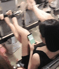 偷拍美女大长腿性感高跟鞋gifgif动态gif搞笑图片