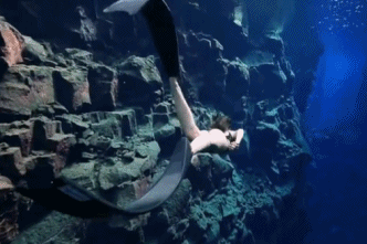 比基尼美女海底潜泳性感身材诱惑动图gif动态gif搞笑图片