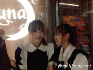 可爱女仆装性感美女互相亲亲GIF动态图gif动态gif搞笑图片