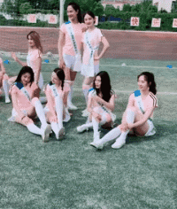 校园清纯美女操场篮球制服诱惑毕业照图片gif动态gif搞笑图片