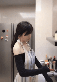 性感美女厨房做饭偷拍gif动态图gif动态gif搞笑图片