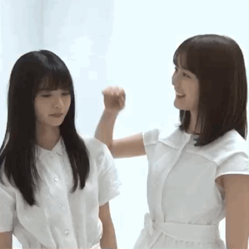 日本女团斋藤飞鸟美女可爱清纯互动GIF图gif动态gif搞笑图片