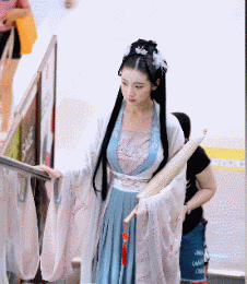 古风汉服美女街拍GIF动图gif动态gif搞笑图片