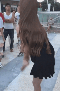 长发性感长腿美女劈叉一字马GIF动图gif动态gif搞笑图片