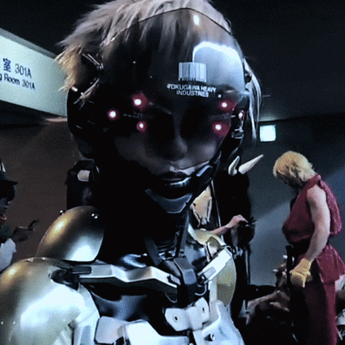 短发美女cos高科技装备头套GIF动图gif动态gif搞笑图片