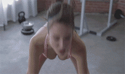 性感美女健身运动的内衣诱惑GIF动图gif动态gif搞笑图片