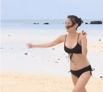 比基尼美女海边沙滩奔跑的gif动态图片gif动态gif搞笑图片