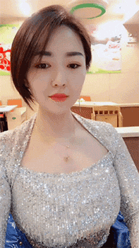 性感短发美女少妇喝茶诱惑眼神GIF动图gif动态gif搞笑图片