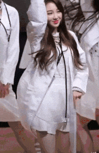 长腿韩国美女性感跳舞甜美可爱GIF动图gif动态gif搞笑图片