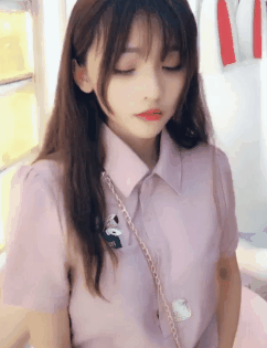 清纯甜美可爱美女卖萌眨眼GIF动图gif动态gif搞笑图片